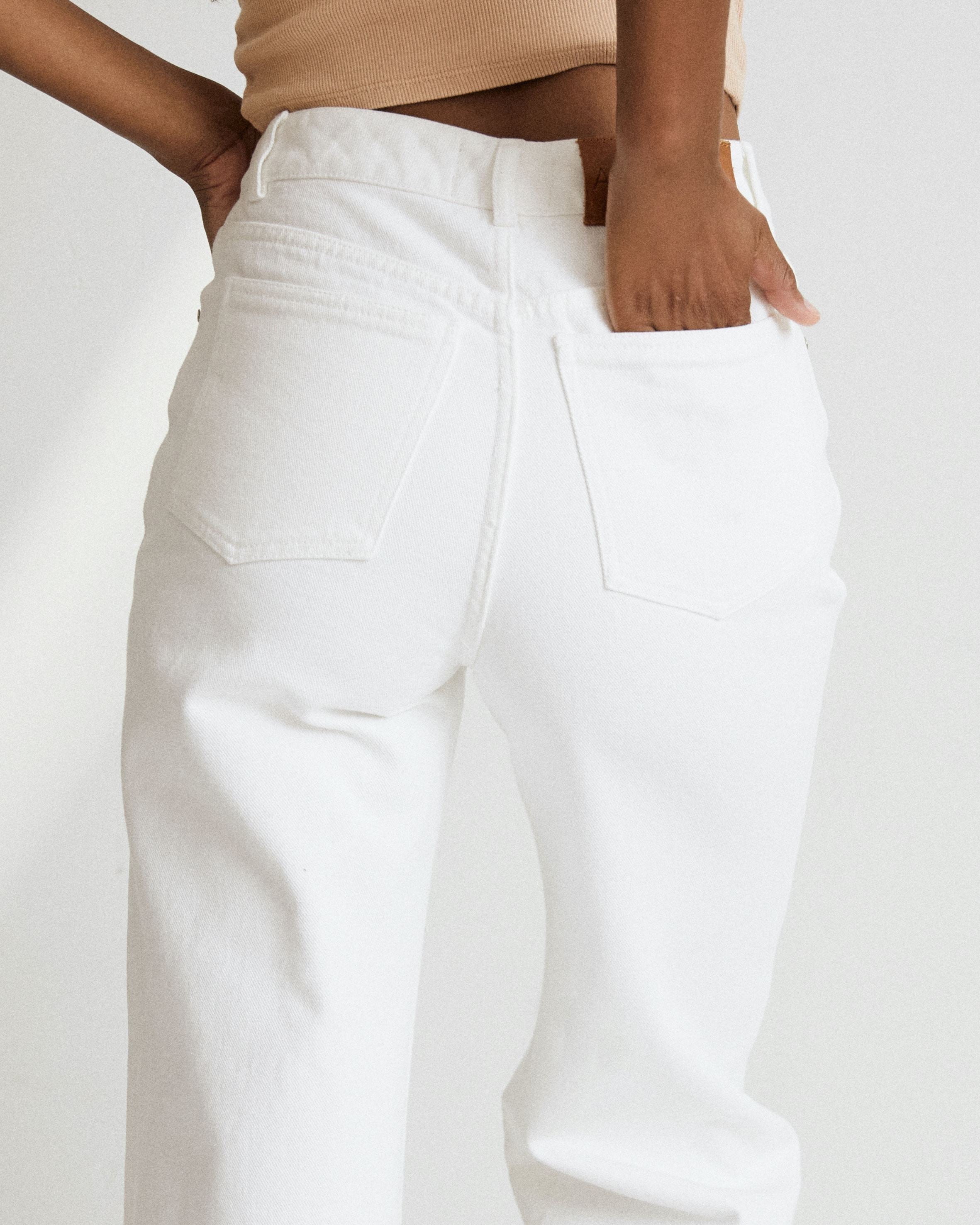 piano-bright-white-jeans-pants-alohas-506446.jpg